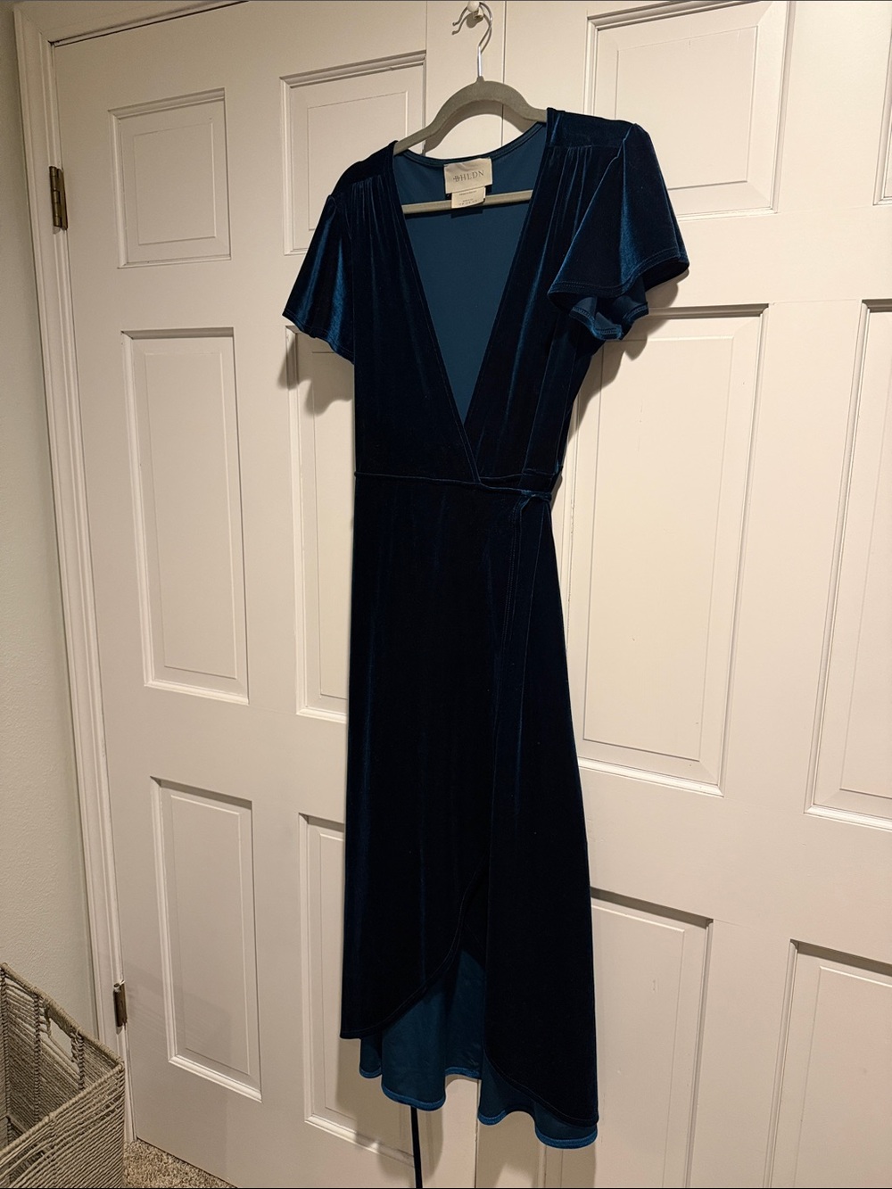 BHLDN Blue Velvet Wrap Midi Dress Flutter Sleeve Wedding Guest Size Medium
